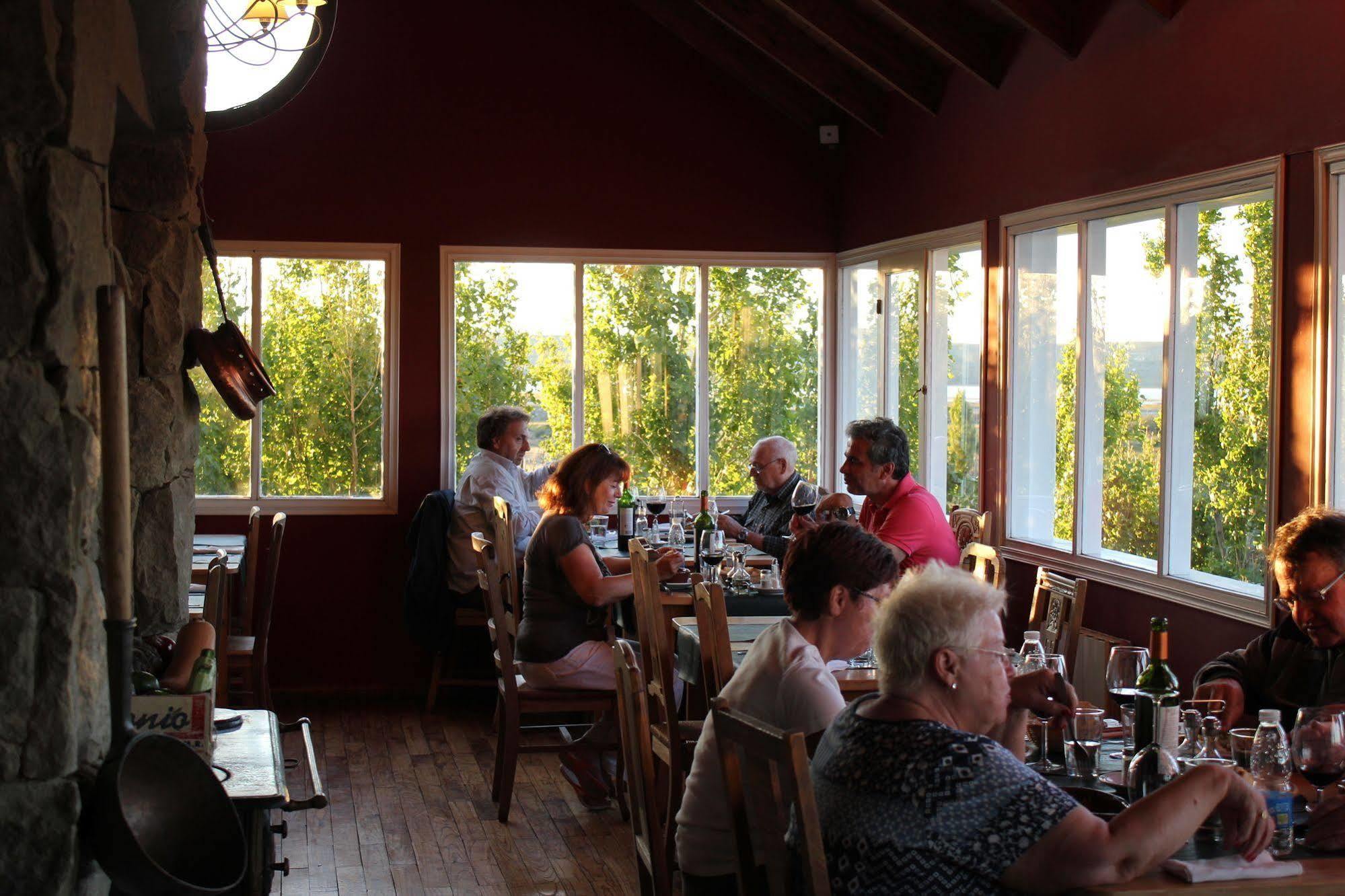 Hosteria Cauquenes De Nimez Hotel El Calafate Exterior photo